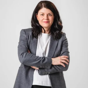Interim-markkinointijohtaja Hale Okkonen, Truu Consulting Oy:n interim-markkinointijohtaja